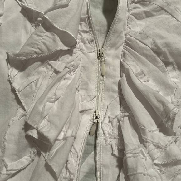 Sexy Boston Proper Lacy Ruffled Sleeveless White Blouse w 2-Way Front Zipper - Picture 12 of 12
